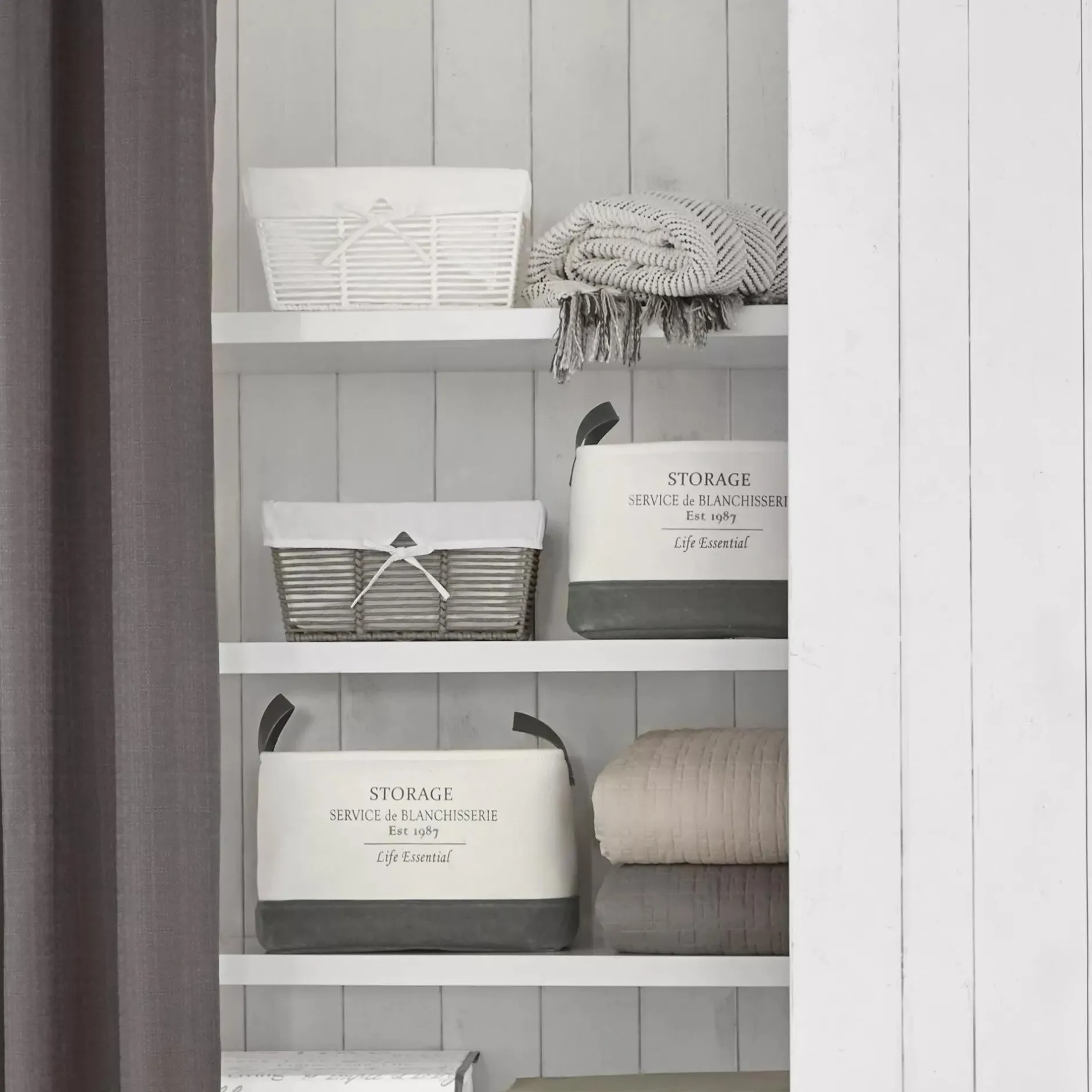Outlet Basket with Lining Storage Baskets & Hampers|Storage & Baskets