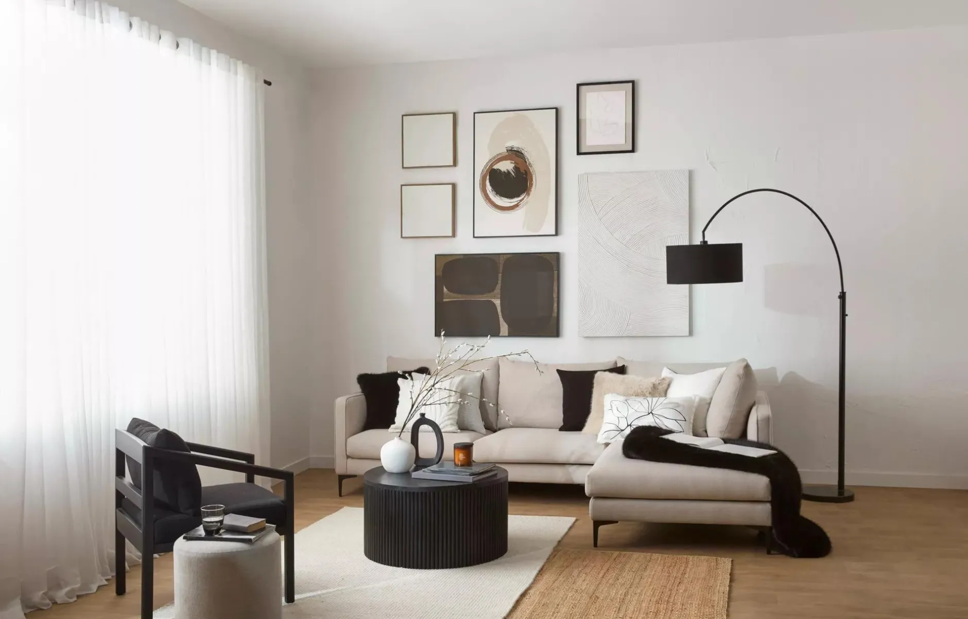 New Black Logan Faux Fur Throw Decorative Throws & Blankets