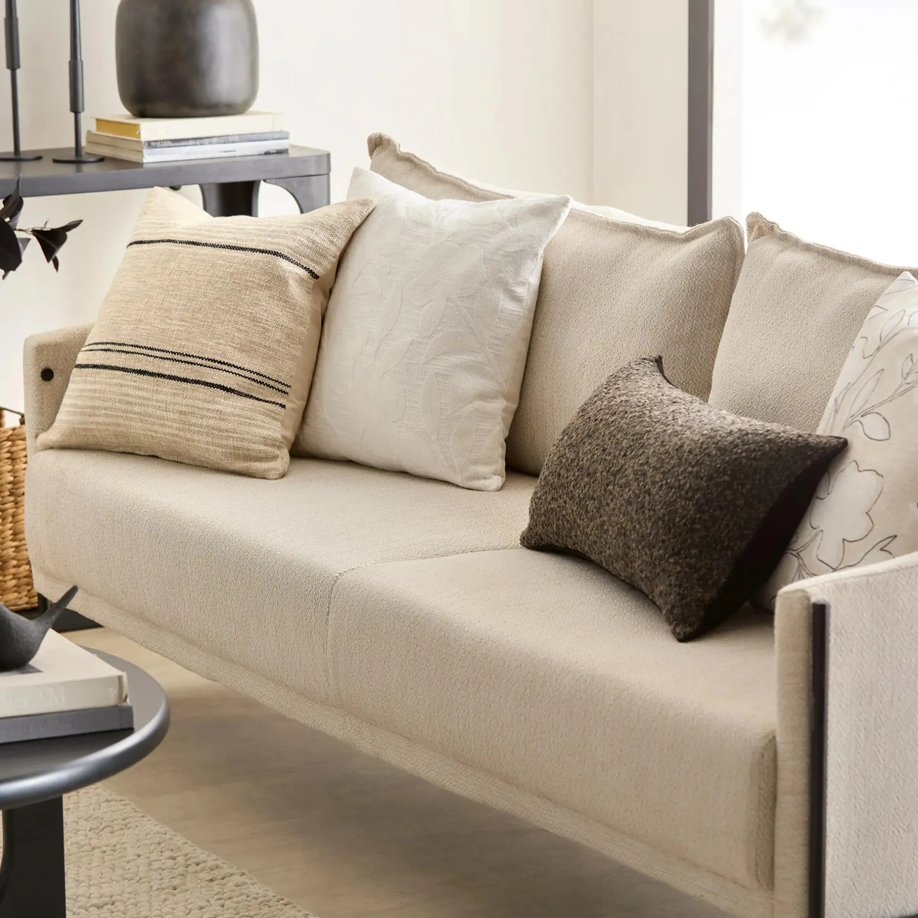 Ivie Decorative Pillow Decorative Throw Pillows