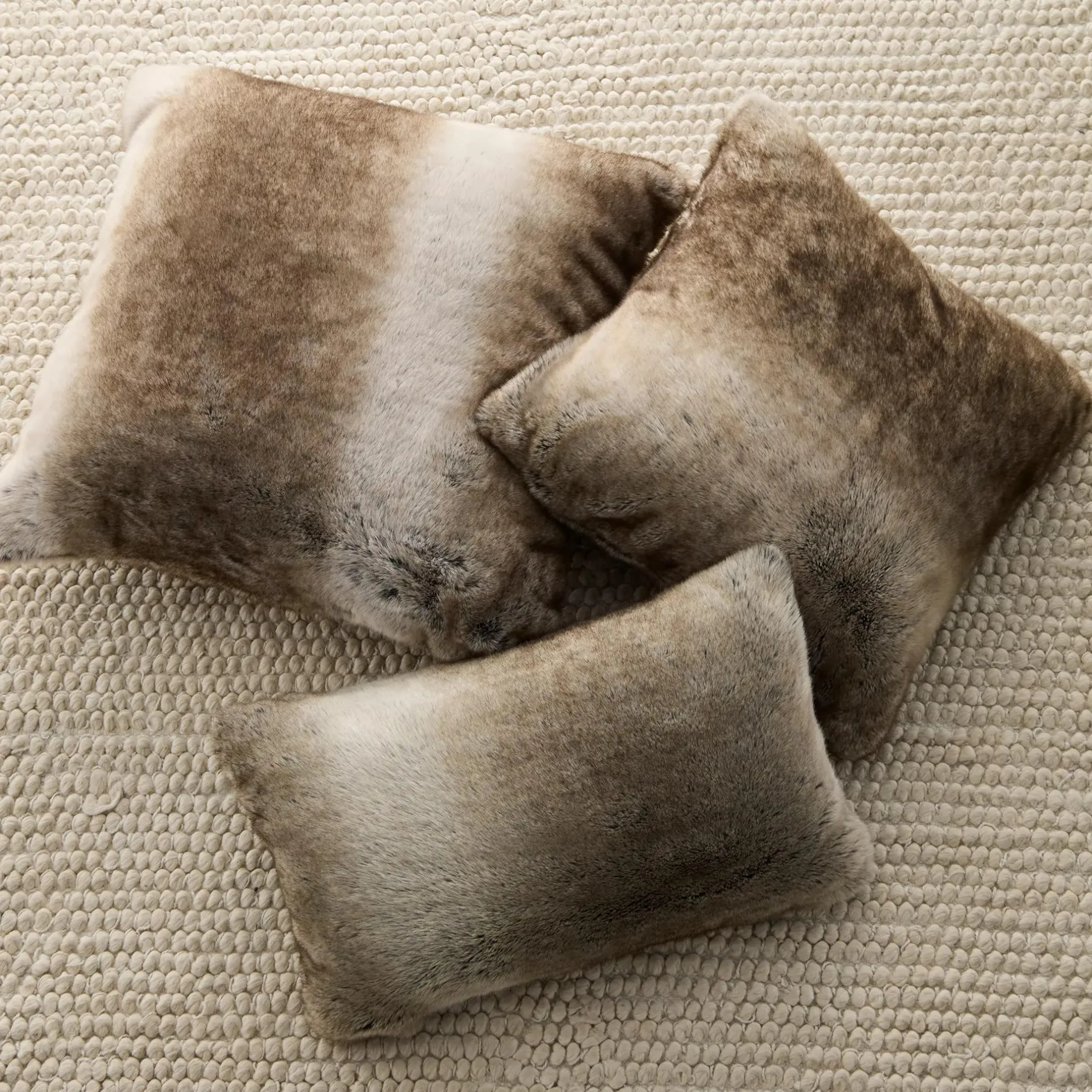 Online Wolf Faux Fur Decorative Lumbar Pillow Decorative Throw Pillows