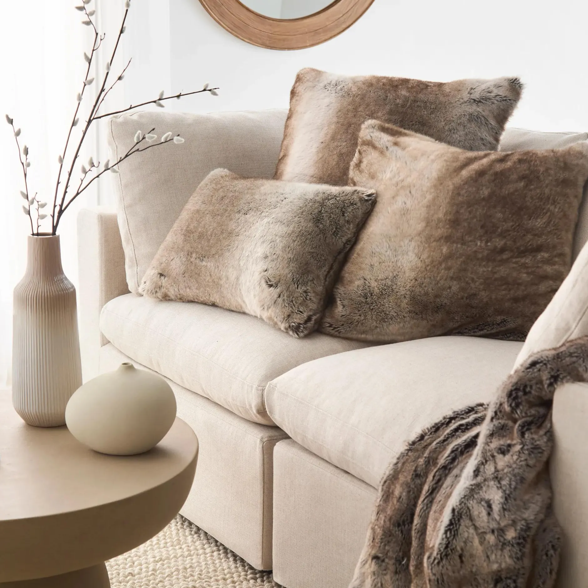 Online Wolf Faux Fur Decorative Lumbar Pillow Decorative Throw Pillows